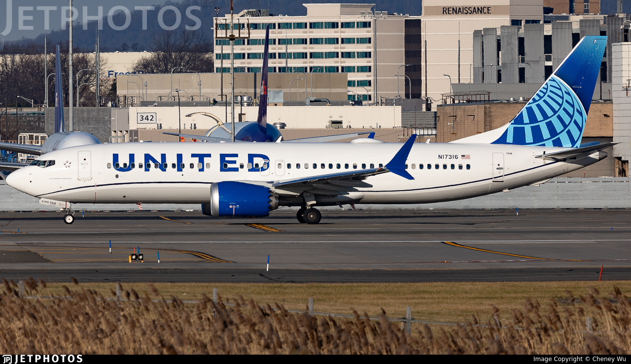 Washington-Dulles International Airport, DC (IAD/KIAD) → Seattle/Tacoma International Airport, WA (SEA/KSEA)