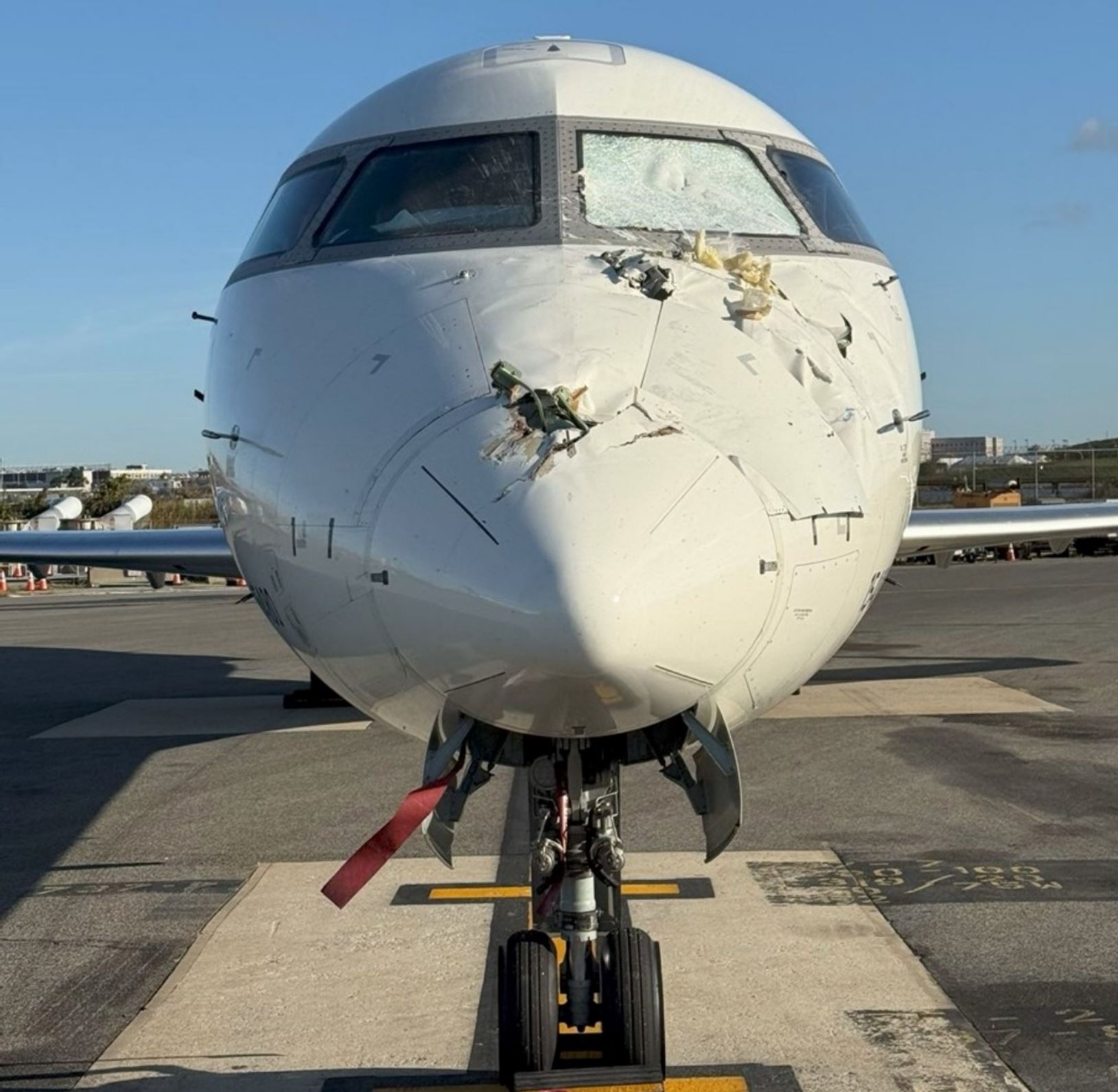 Charlotte-Douglas International Airport, NC (CLT/KCLT) → New York-La Guardia Airport, NY (LGA/KLGA) — crash photo