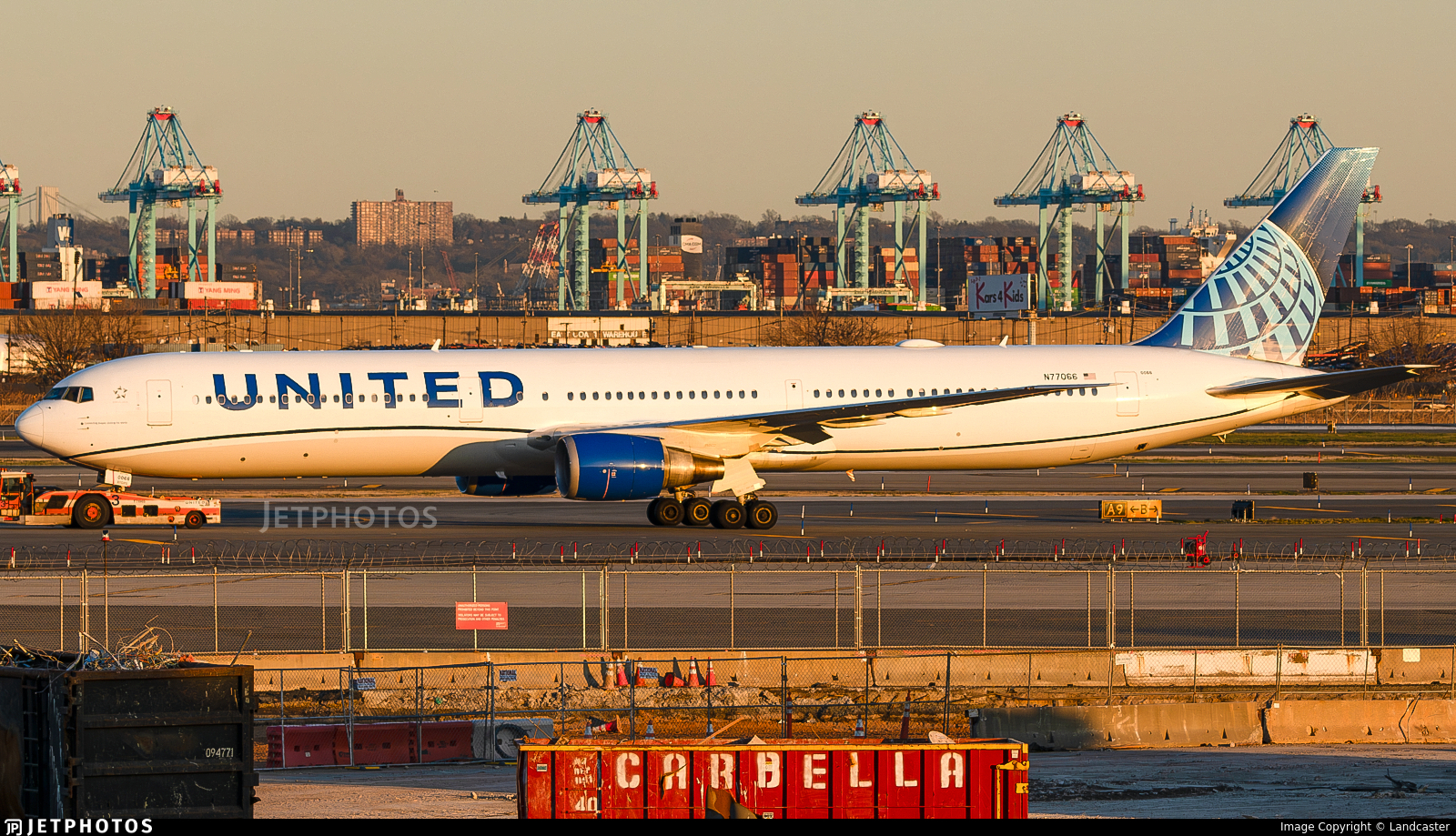 Venice-Marco Polo Airport (VCE/LIPZ) → Newark-Liberty International Airport, NJ (EWR/KEWR) — crash photo